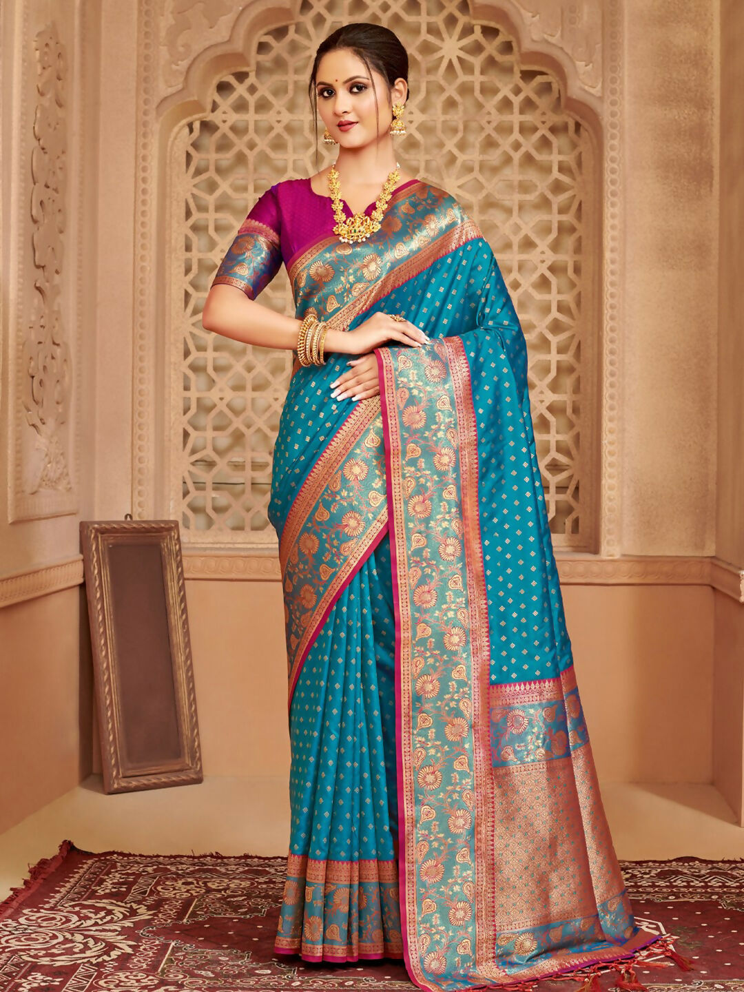 Blue silk blend saree featuring a distinct purple contrast blouse piece