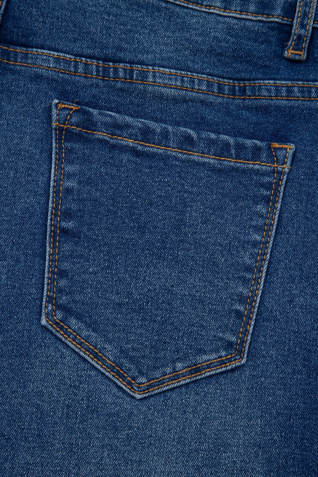 Yusra Mid-Rise Seam Detail Shift Jeans in Blue