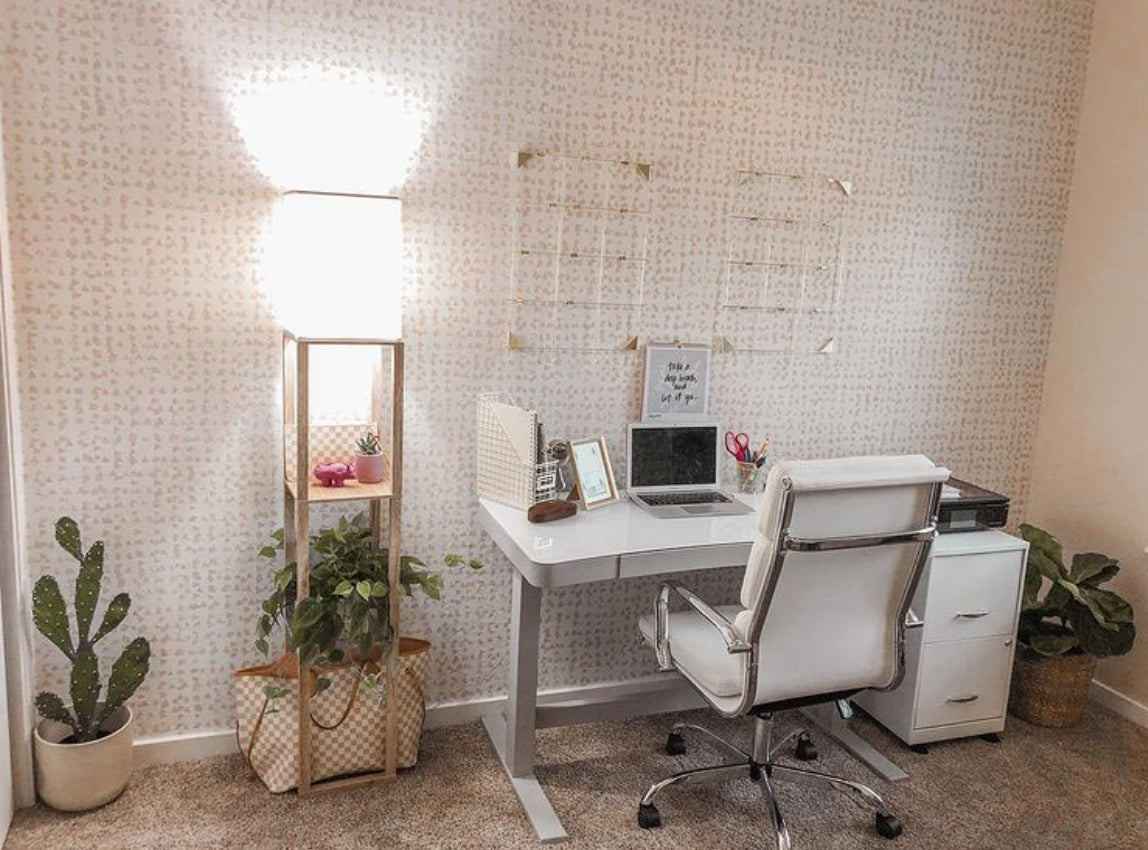 Barlow Geometric Minimalist Wallpaper in White and Grey