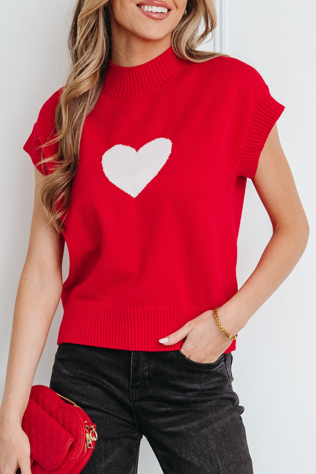 Genevieve Cropped Short Sleeve Heart Graphic Knit Sweater
