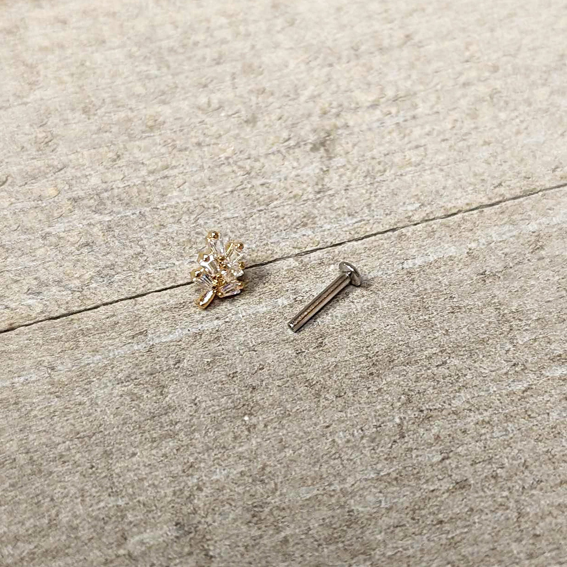 16G 5/16 Clear CZ Gem Leafy Golden Branch Threadless Labret Tragus
