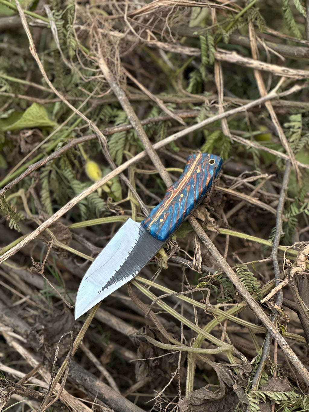 Hunters Knives – 9" D2 Steel Blade with Epoxy Pine Cone Resin Handle & Leather Sheath