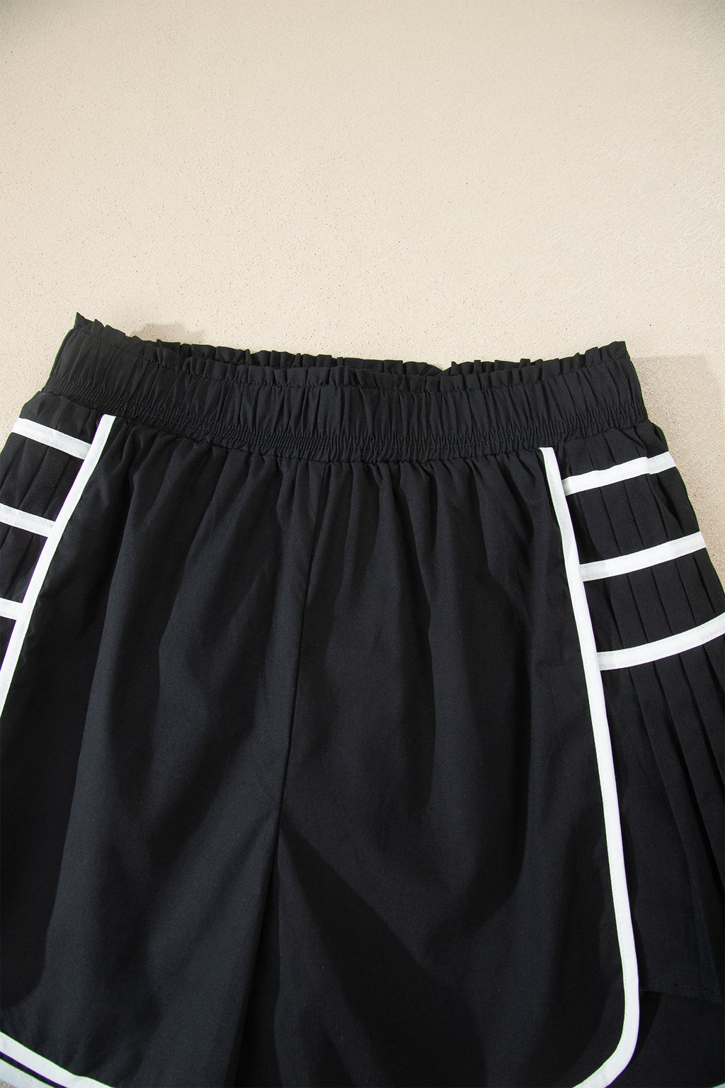 Contrast Trim Pleated Active Shorts - Sporty Athleisure Women's Fit