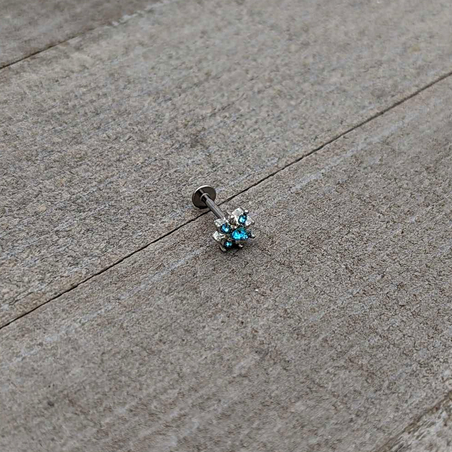 16G 5/16 Blue Gem Stylish Snowflake Labret Monroe Tragus