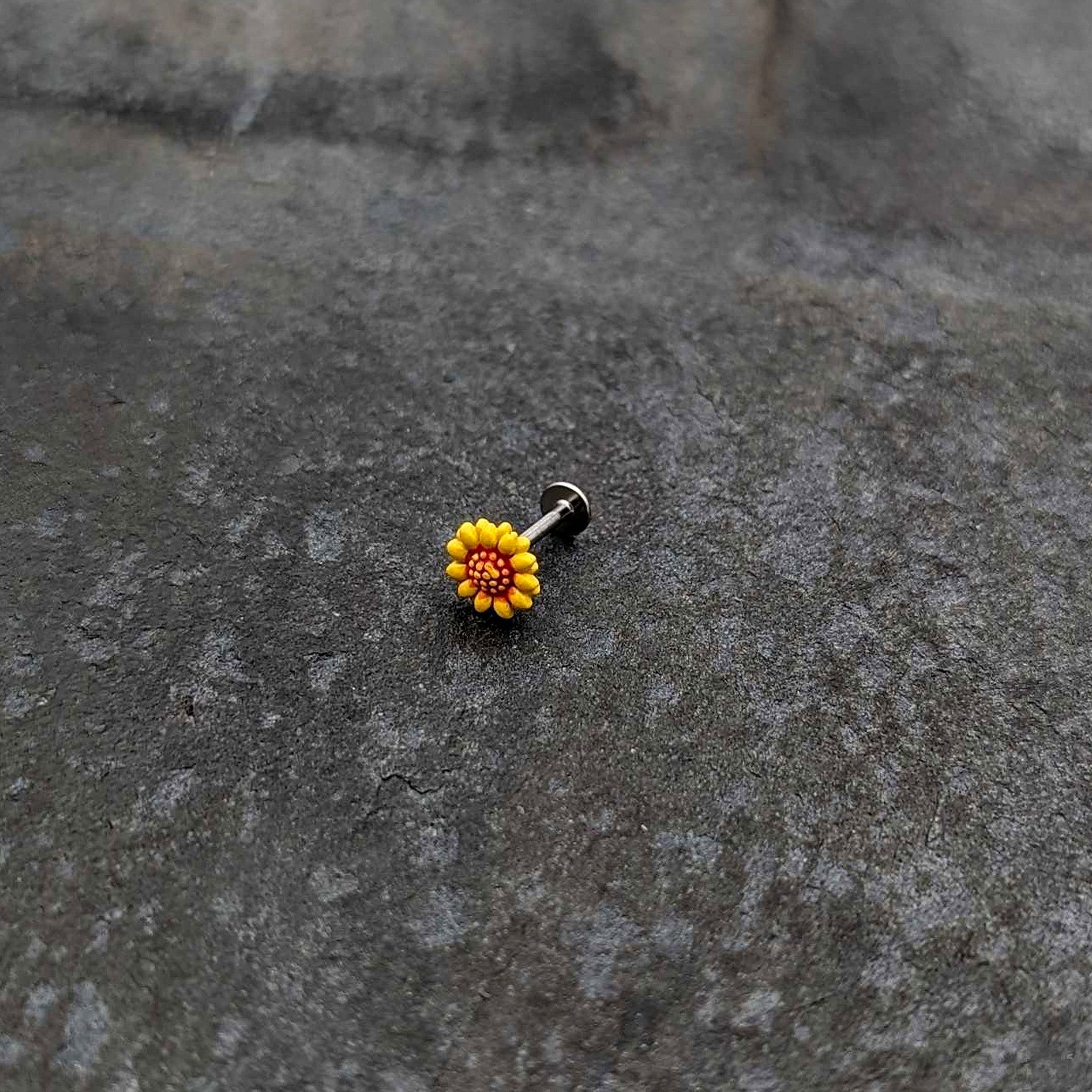 16G 5/16 Happy Sunflower Yellow Labret Monroe Tragus