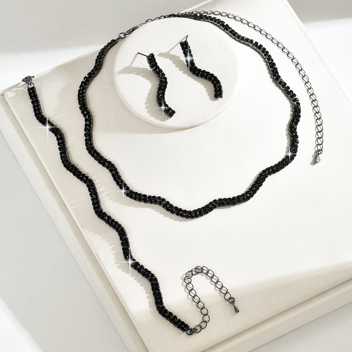 Cross-Border E-Commerce Supply European And American Fashion Claw Chain Rhinestone Necklace Earrings Bracelet Three-Piece Set Wholesale