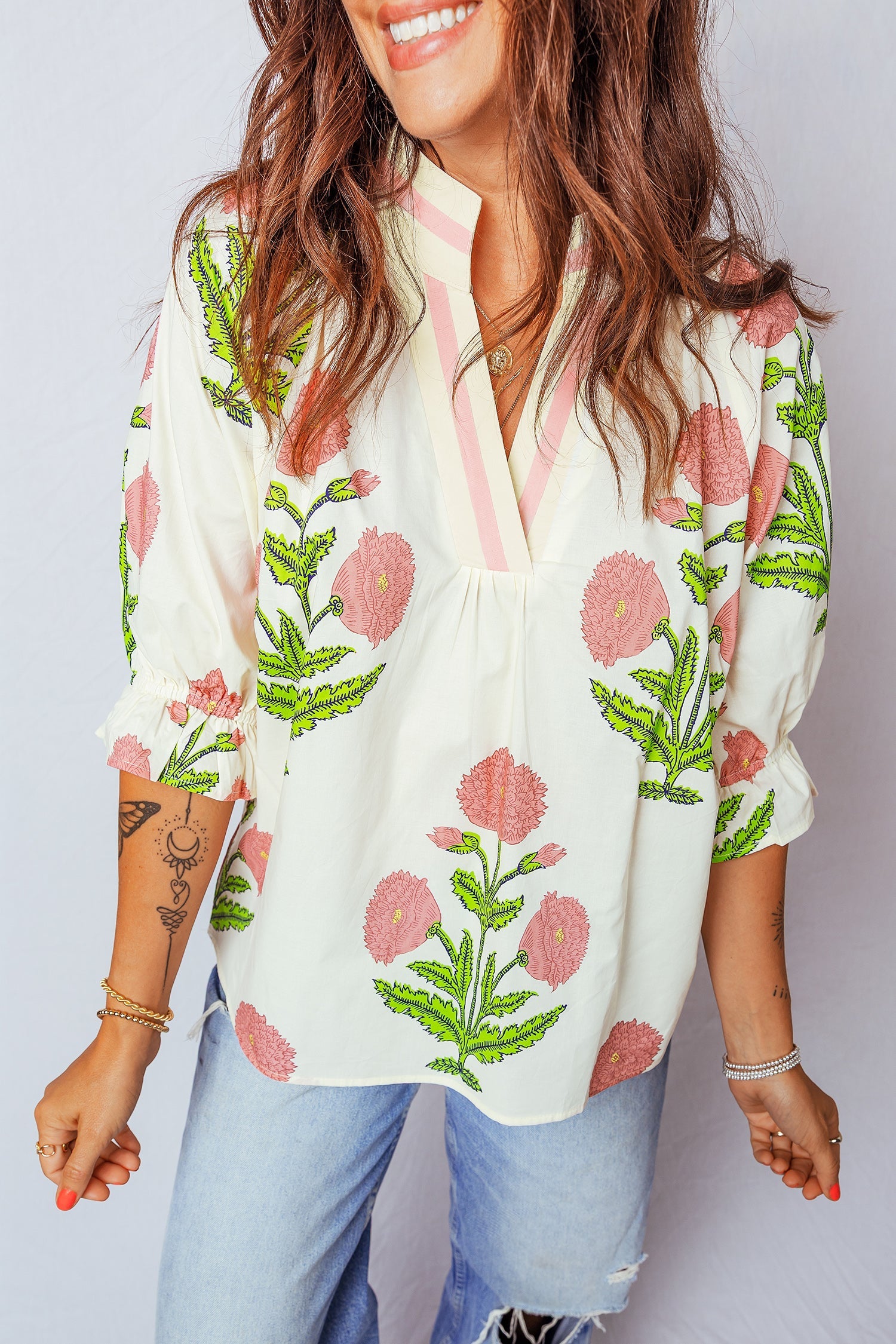 Wild Flower V-Neck 3/4 Sleeve Blouse for Effortless Styling