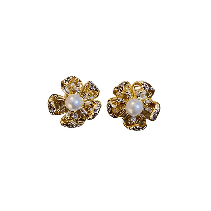 Womens Vintage Hollow Floral Rhinestone Pearl Stud Earrings,Palace Style Light Luxury Versatile Fashion Earrings