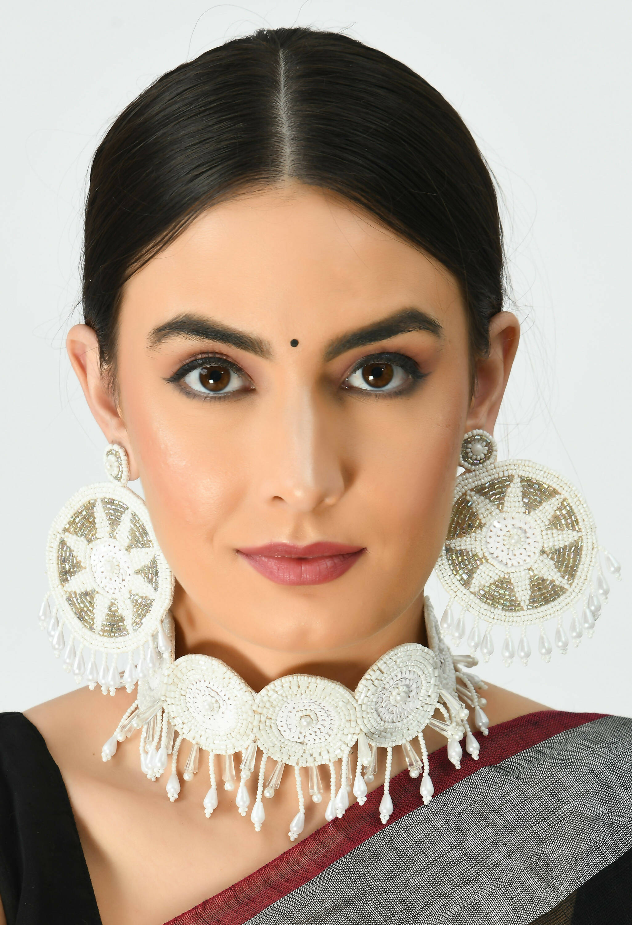 Johar Kamal Off White and Golden Pearl Choker Necklace Set