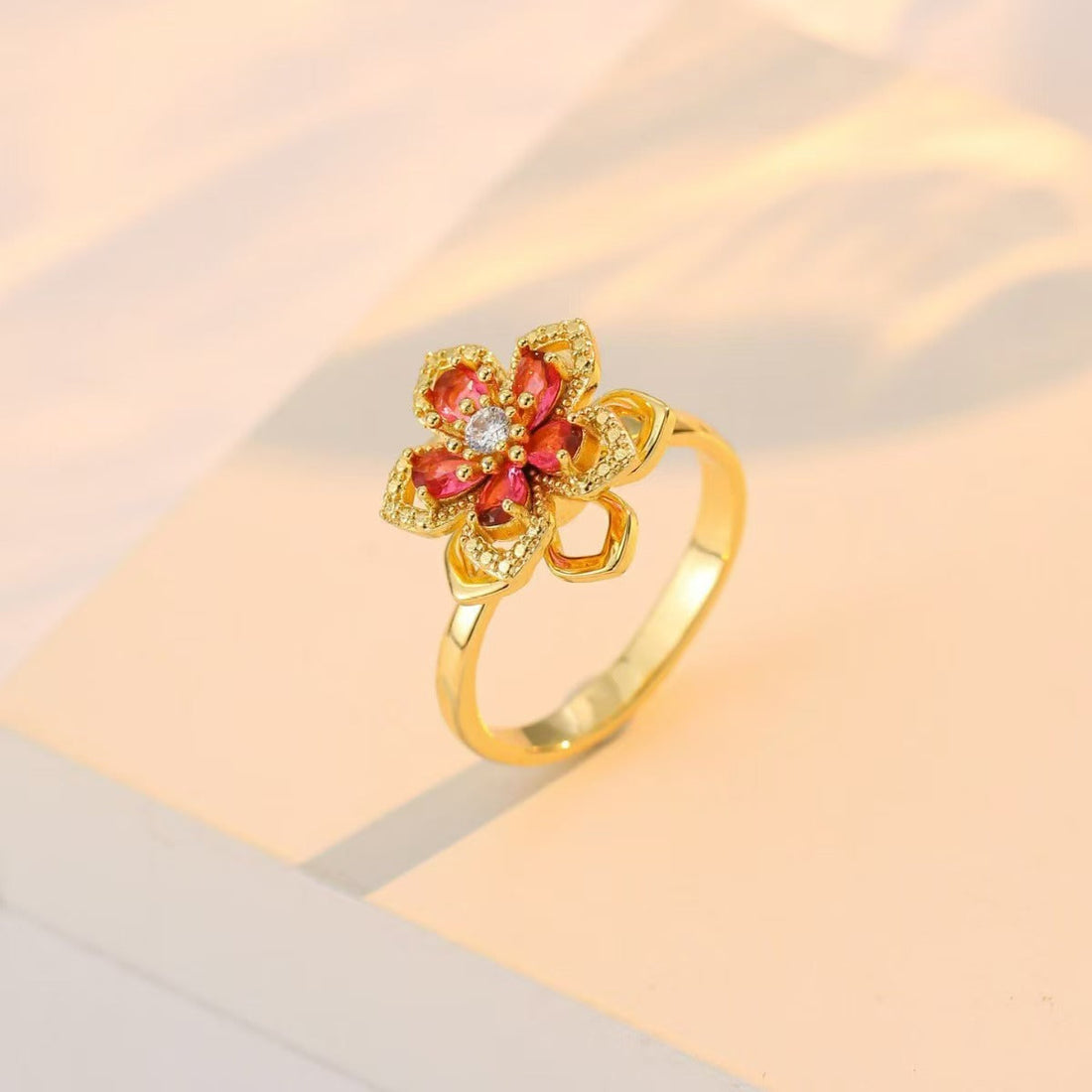 Nephthytis Zircon Flower Rotating Ring - Elegant Niche Jewelry