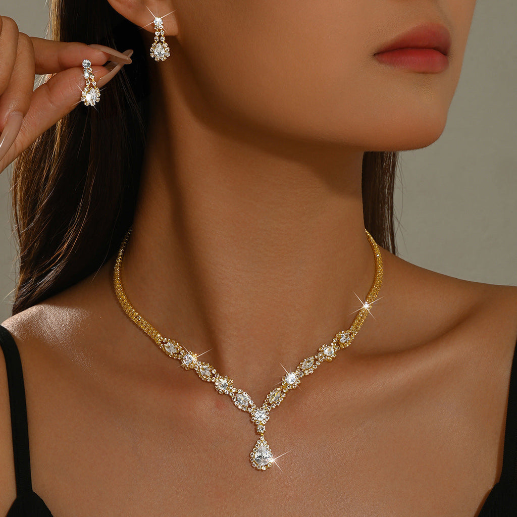 Women 2 Pcs French Style Light Luxury Bridal Jewelry Set,Teardrop Pendant Cubic Zirconia Necklace And Earrings,Fashion Costume Accessories For Wedding Party Occasion