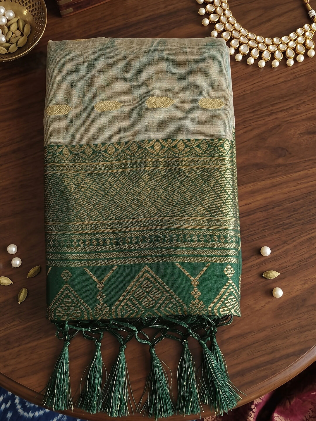 Chiku With Green Cotton Saree for Daily Elegance