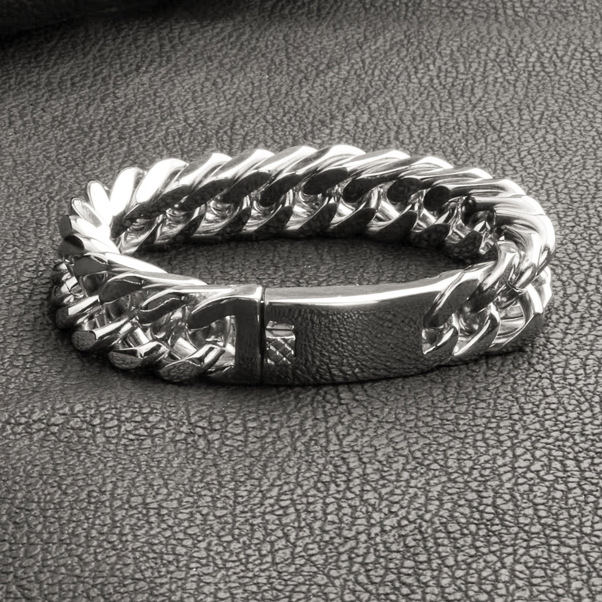 Fashionable Necklace Steel-colored Double Weave