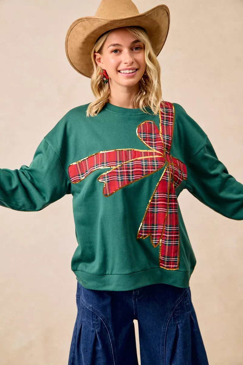 Oversized Plaid Bow Holiday Fleece Pullover in Green/Red