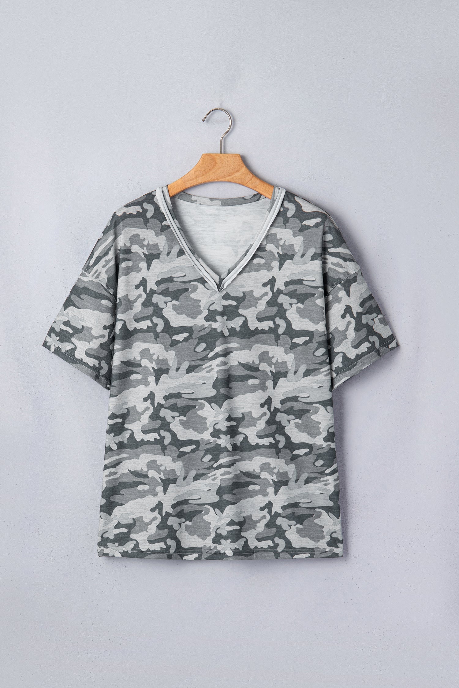 Nala Print Raw Edge V-Neck Tee in Grey and White