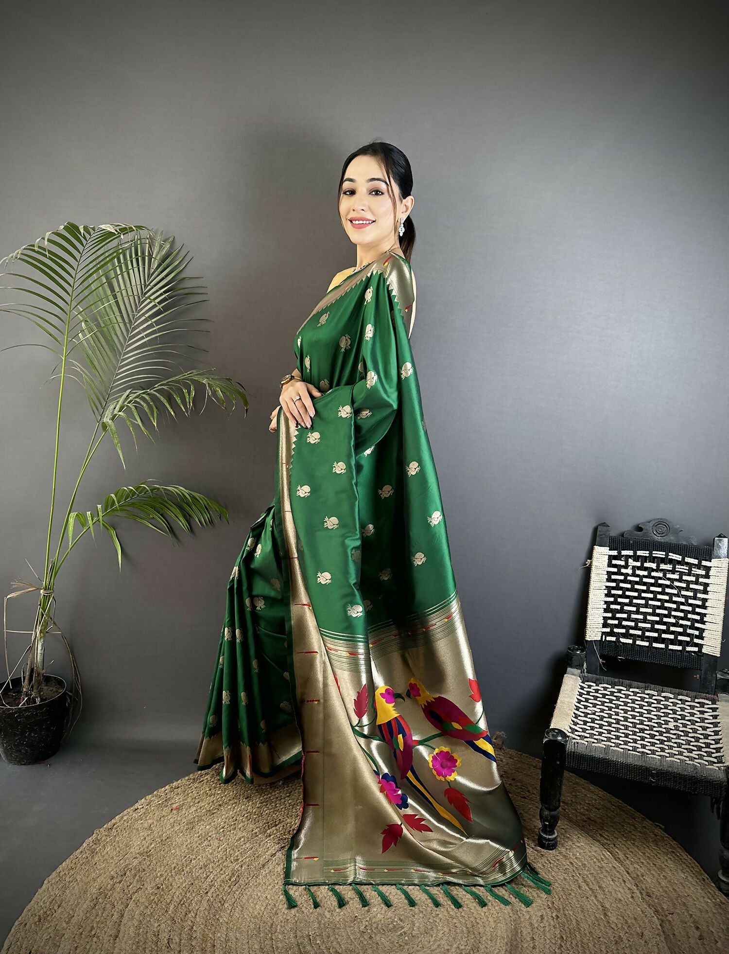 Green Peacock and Floral Motif Soft Silk Kanchipuram Saree