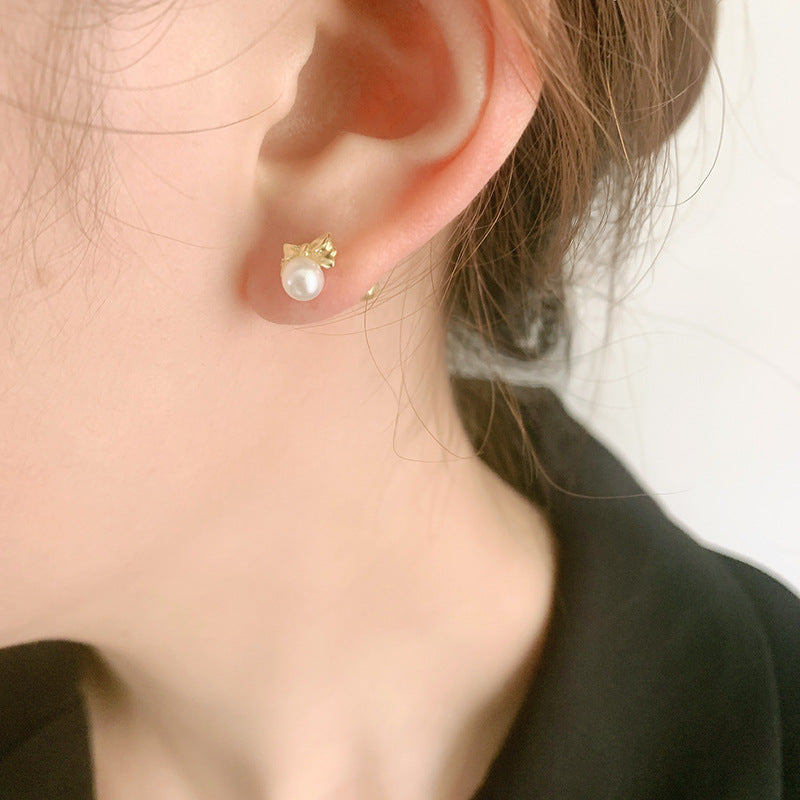 Screw-back Compact And Delicate Earrings