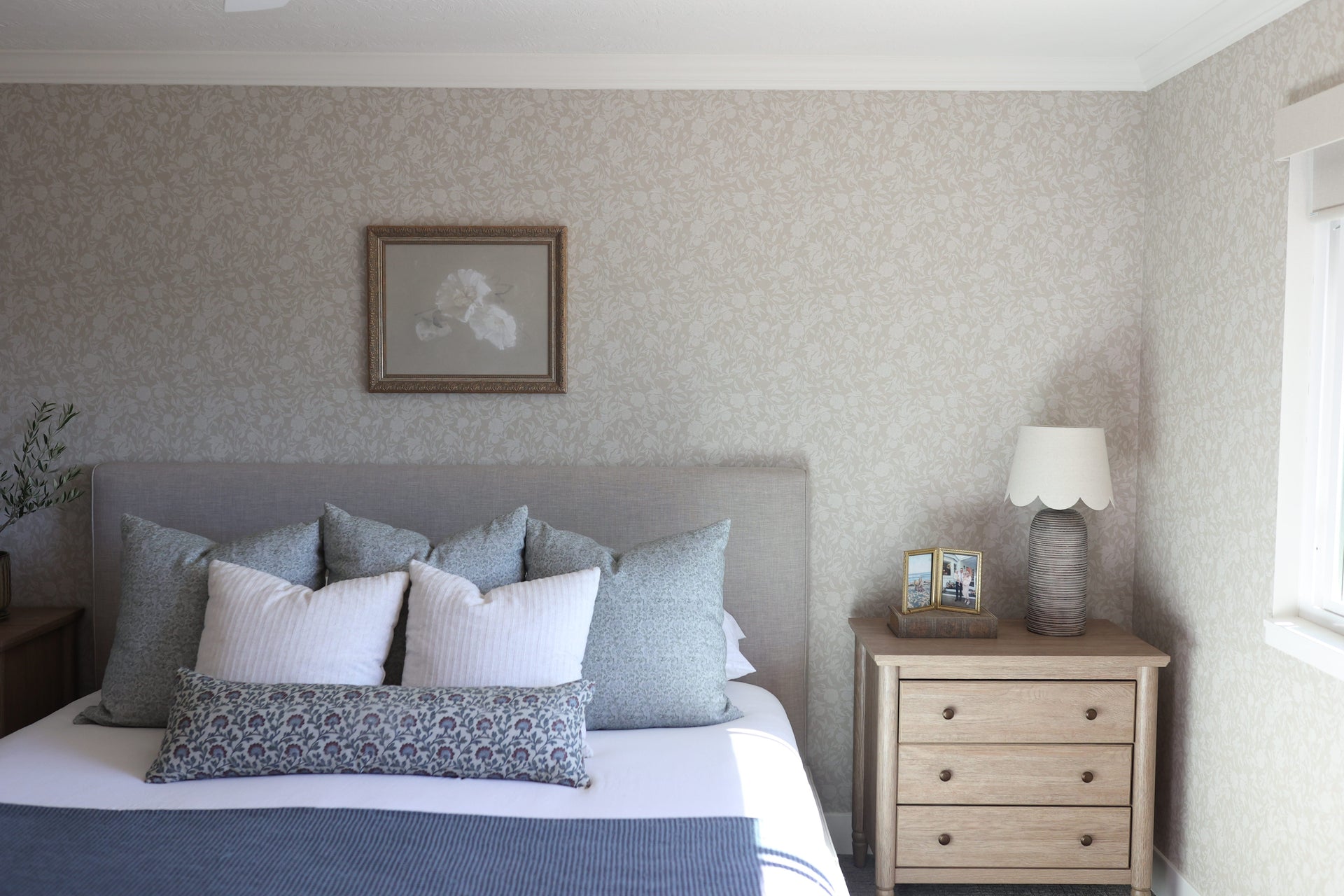 Leighton Removable Wallpaper - Peel and Stick Home Decor