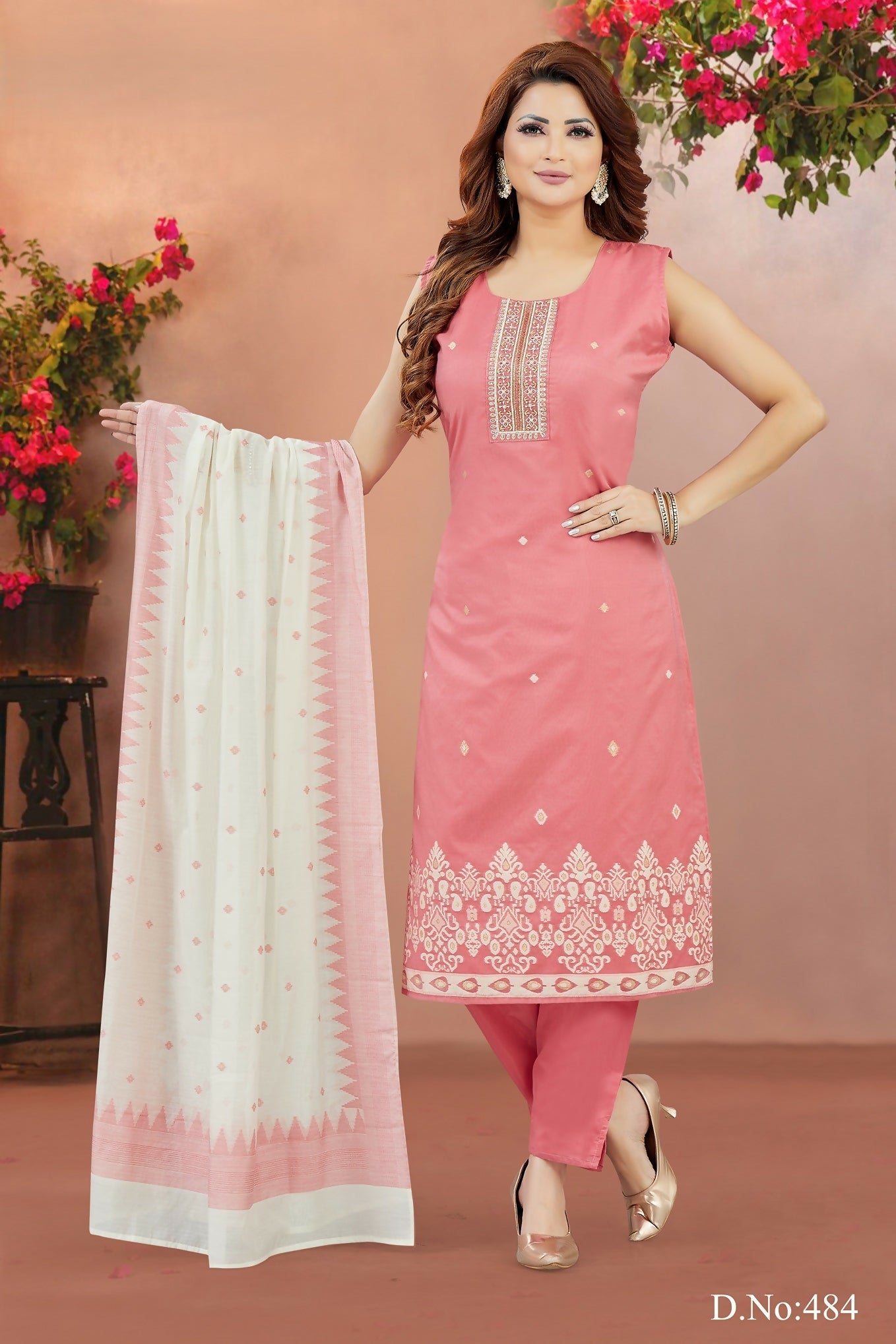 Pink Chanderi silk kurta set with ornate embroidery and round neckline