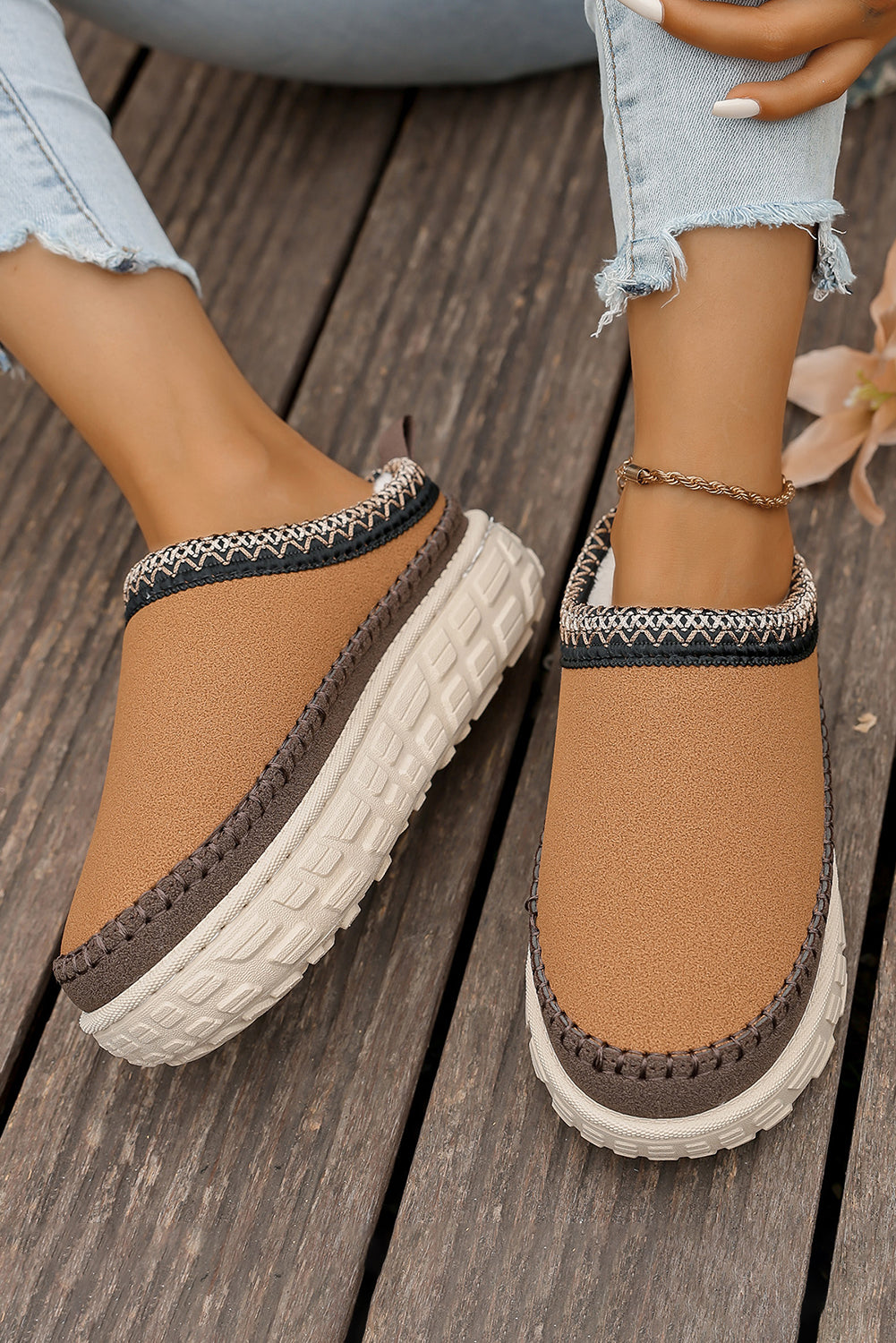 Black Plush Winter Clog Slippers | Suede Contrast Stitch