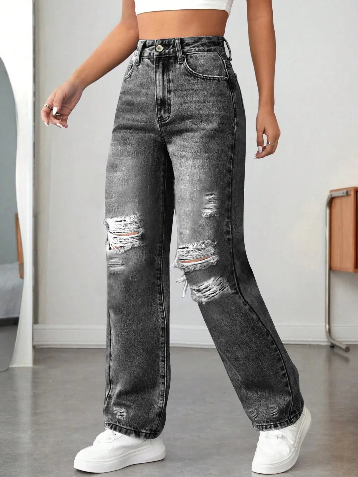 Distressed High Waisted Jeans