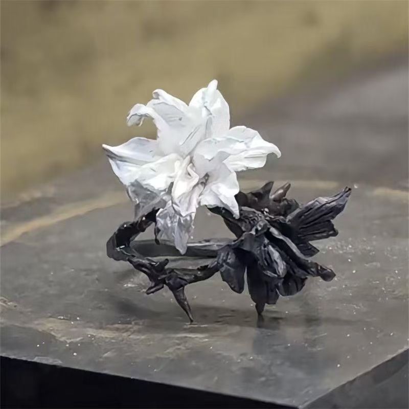 Black & White Mandala Flower Ring, Niche Design,  Cool Style Alternating Color Pinky Ring