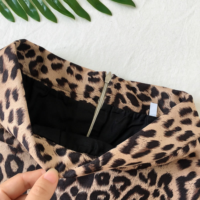 Women's High-Waisted A-Line Leopard Print Mini Skirt - Image 4