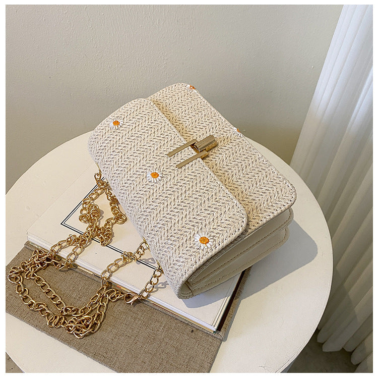 Woven Daisy Chain Crossbody Bag - Versatile Summer Shoulder Purse - Image 3