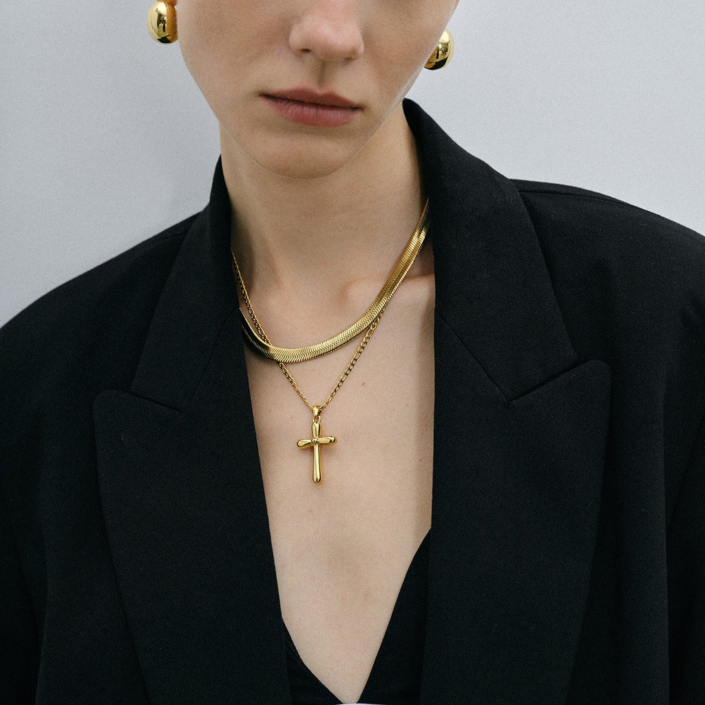 Sophisticated 18K Gold Pearl Sweater Chain Necklace