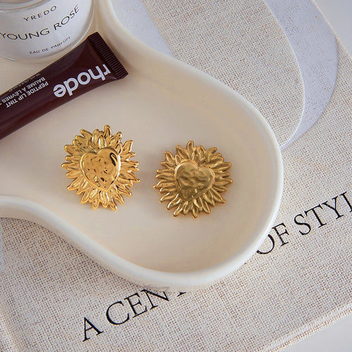 18K Gold Heart and Sun Stud Earrings - Lightweight Luxury Jewelry