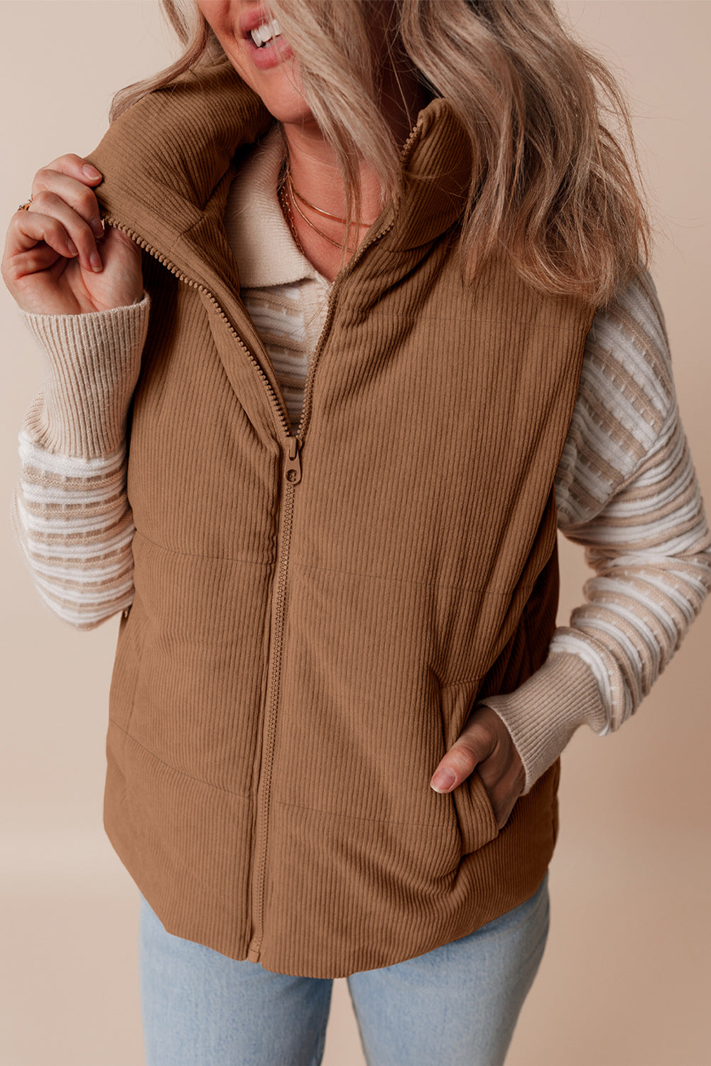 Women's Corduroy Stand Neck Zipped Puffer Vest Cropped Outerwear
