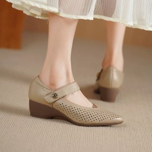 Women’s Retro Pointed Wedge Heels with Floral Strap Detail - Image 5