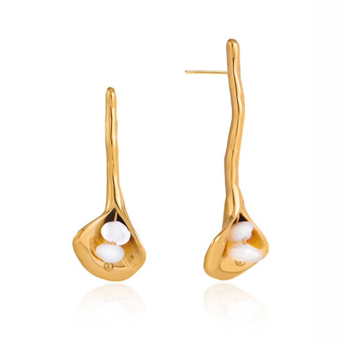 Nature-inspired gold Calla Lily drop earrings with faux pearl detailing.
