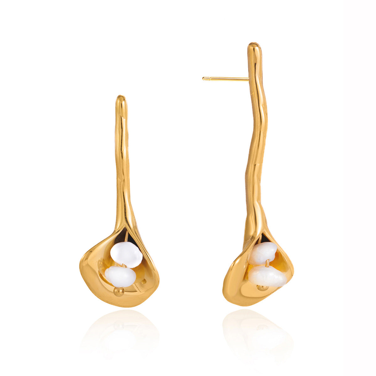 Nature-inspired gold Calla Lily drop earrings with faux pearl detailing.