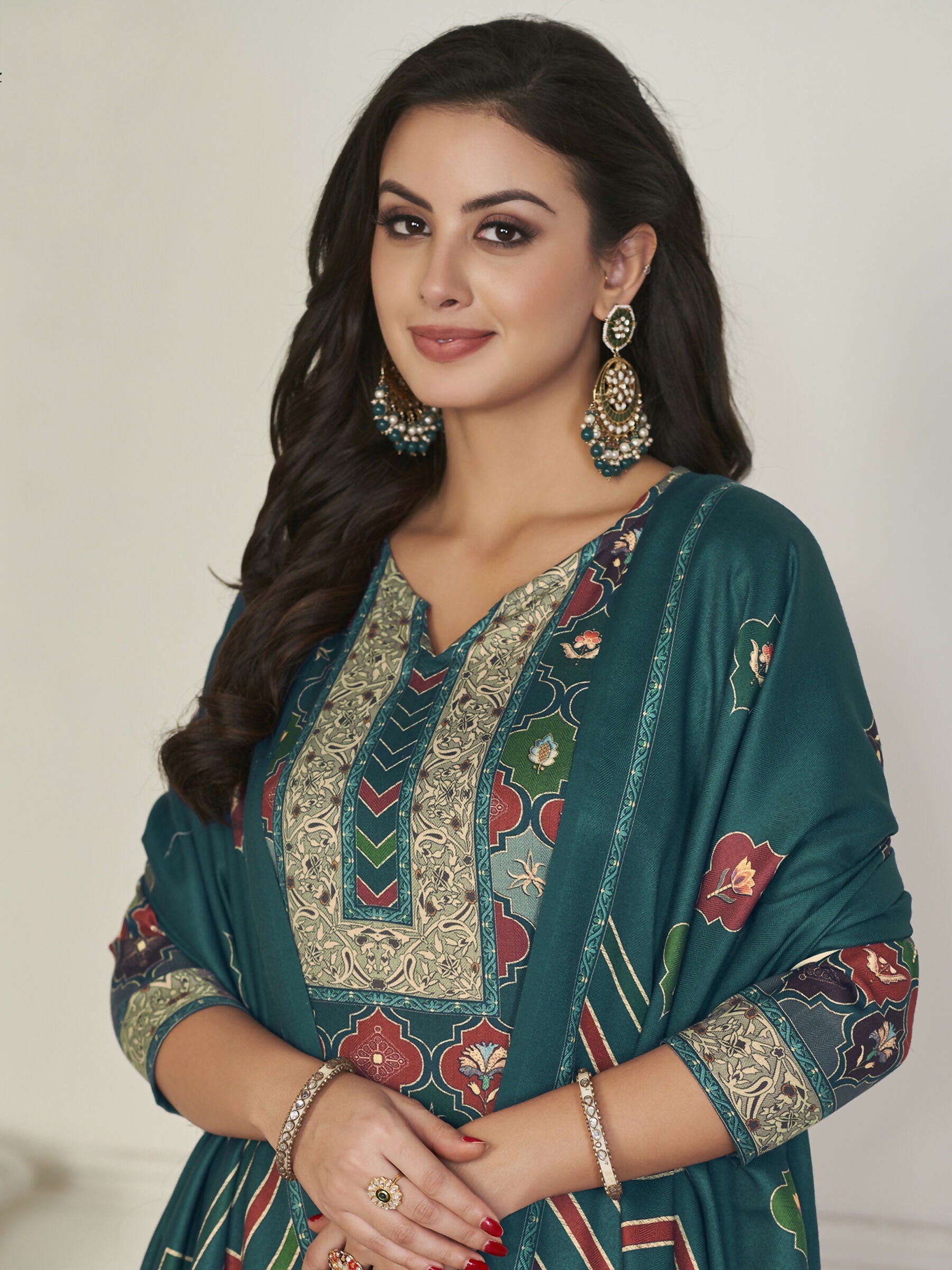 Women's Multicolor Pashmina Straight Kurta Set with Digital Print