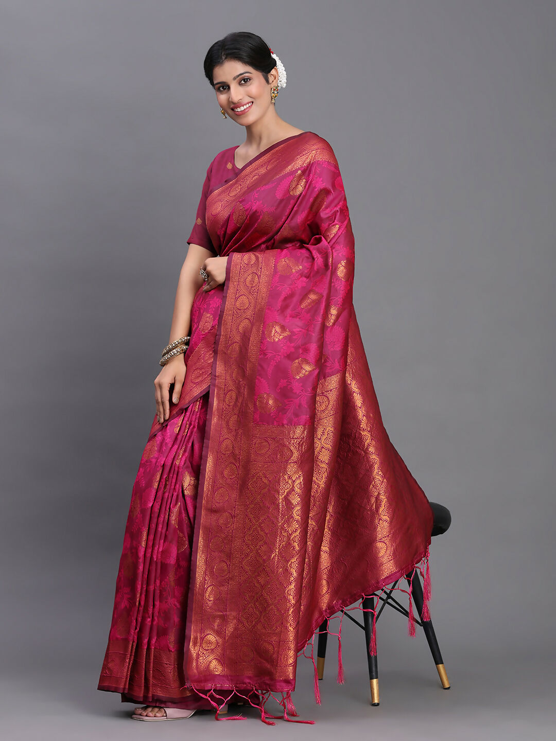 Luxurious Pink Silk Saree with Coordinating Blouse Piece