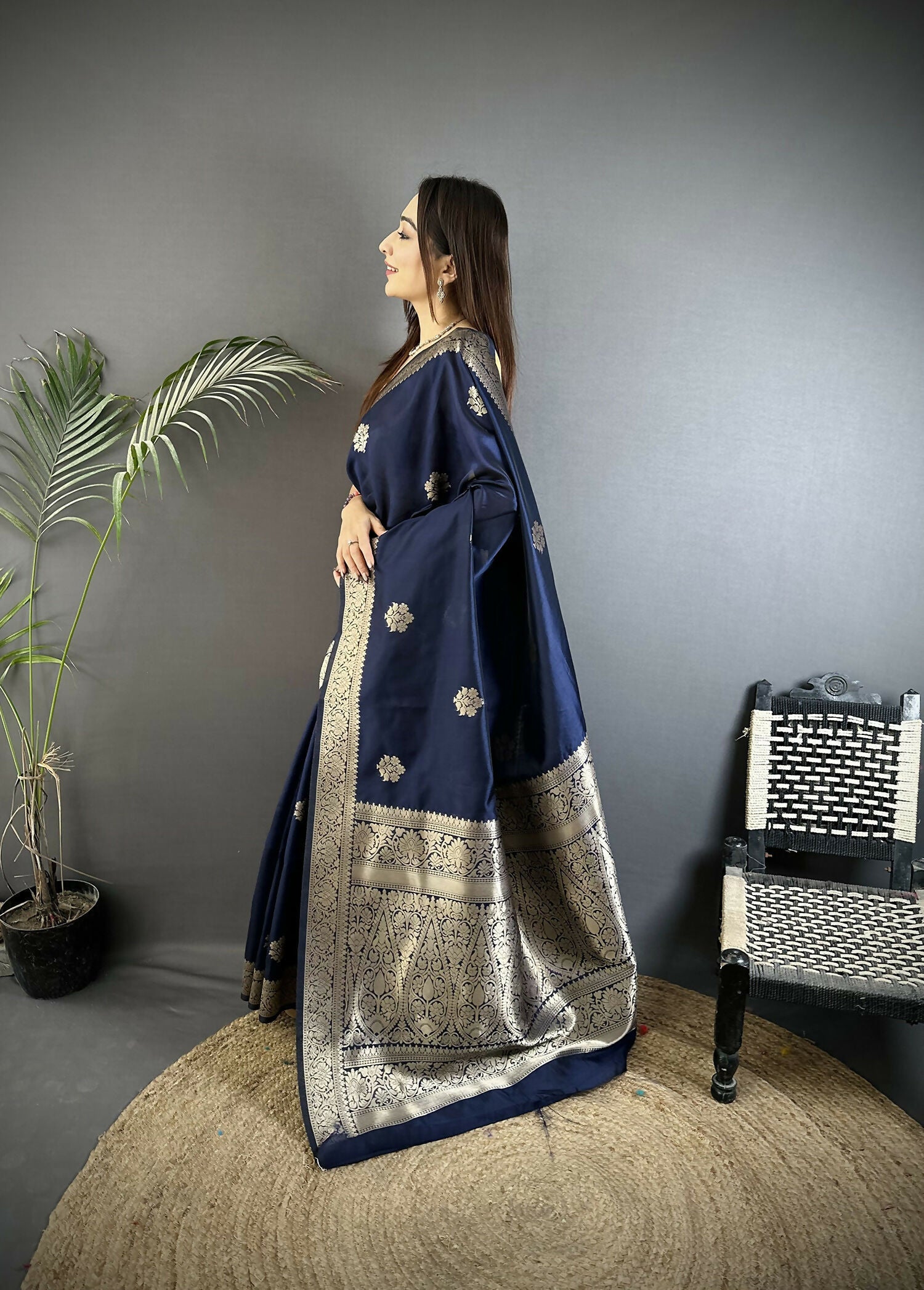 Navy Blue Floral Jacquard Woven Cotton Silk Banarasi Saree