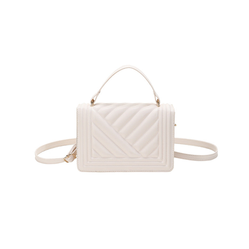 Quilted Chain Crossbody Bag with Daisy Detail, Elegant Shoulder Bag