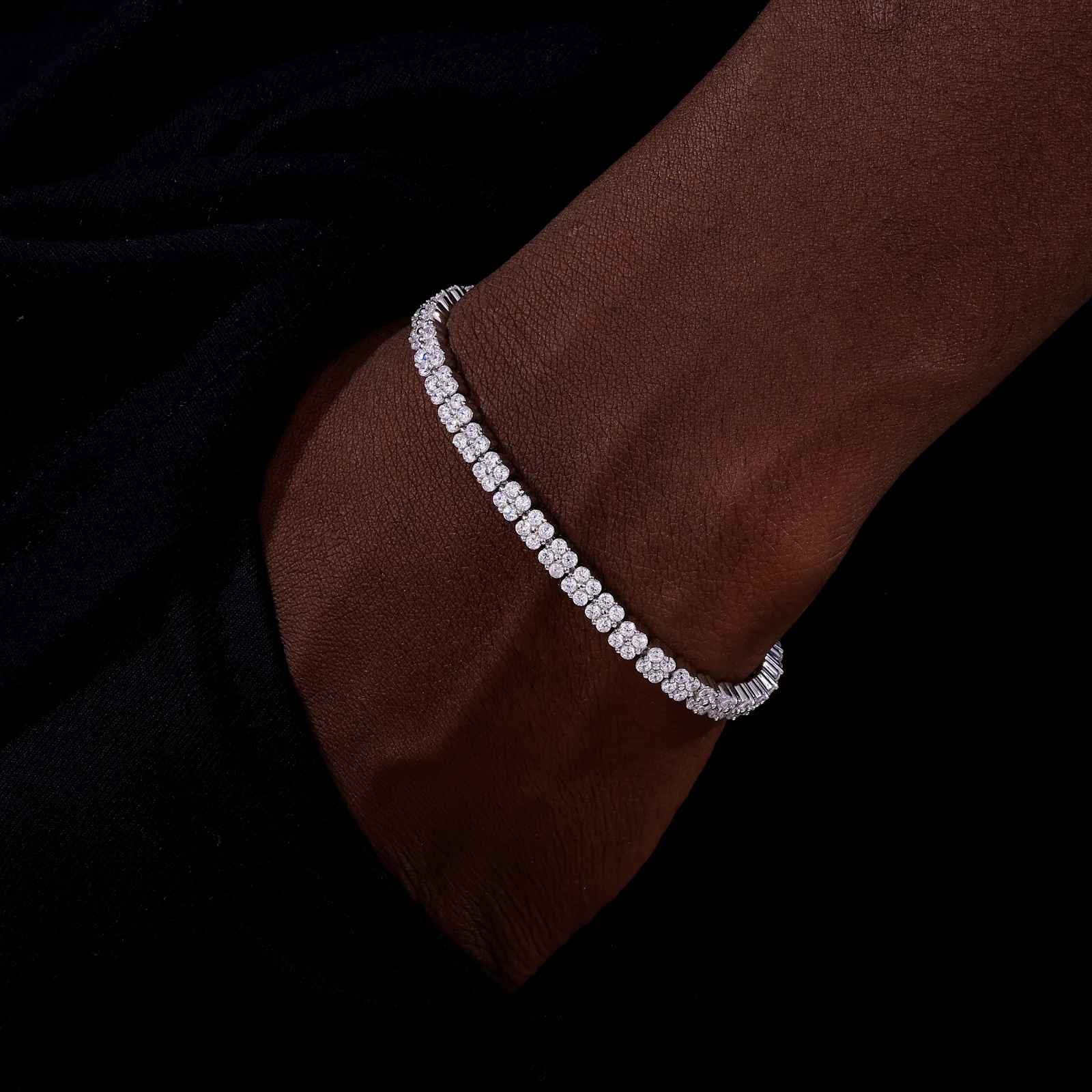 Bracelet Élégance Lumière  4mm Moissanite Tennis Bracelet