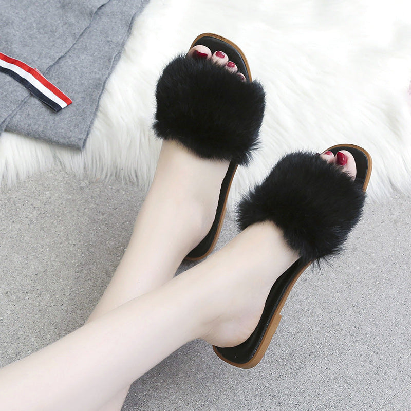 Trendy women's faux fur slides with open-toe design and non-slip sole