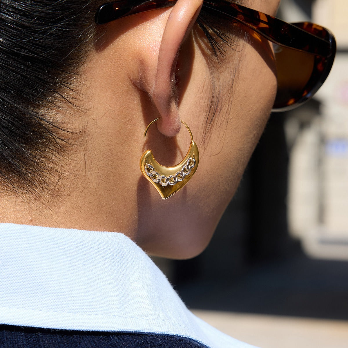 18K Gold Heart-Shaped Stud Earrings - Lightweight Luxury Jewelry