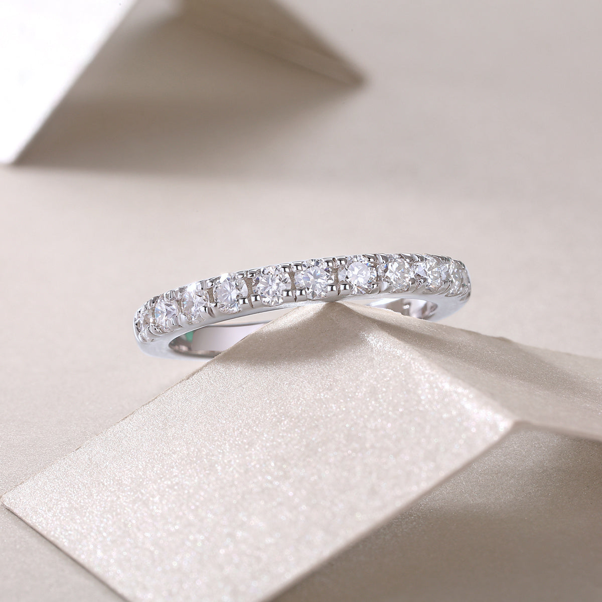 S925 Silver 2.6g Platinum Plated Moissanite Ring, 3.0mm 8pcs D VVS1 Half Eternity Band, GRA Certified US 5-9