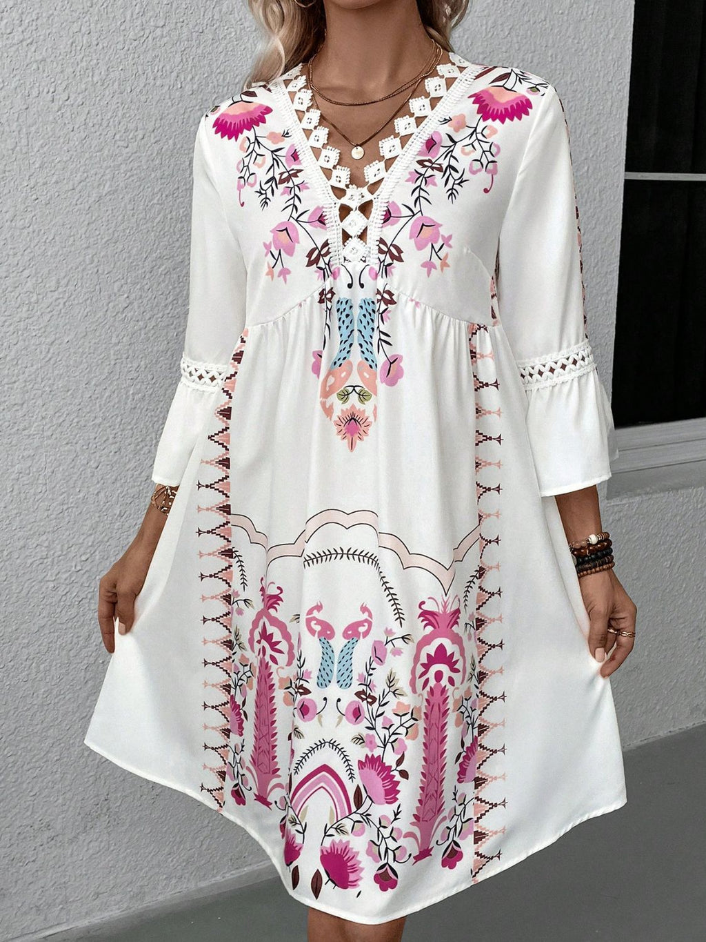 Feminine Lace Detail Printed Midi Dress for Summer
