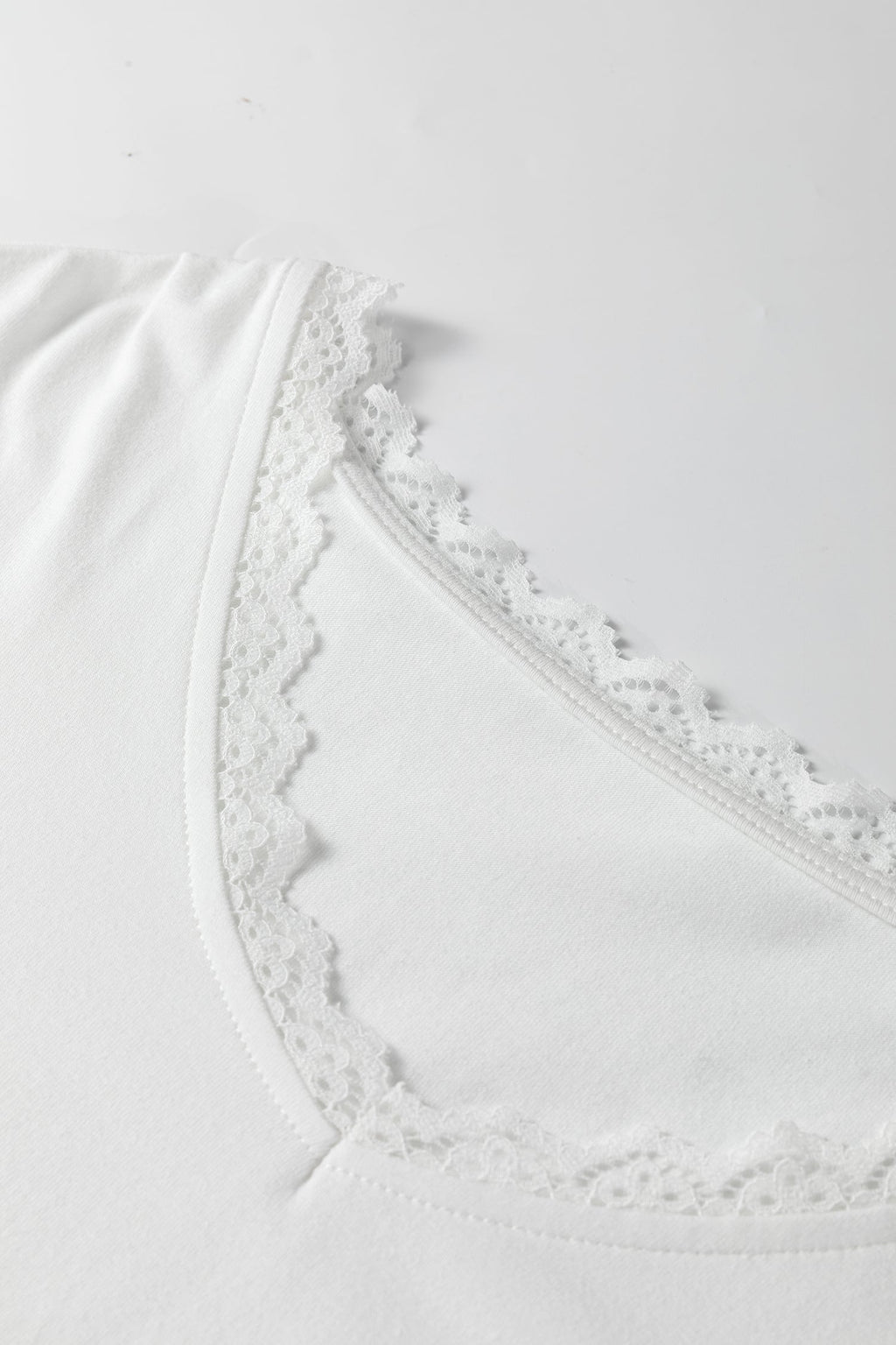 White Lace Trim V Neck Cuffed Long Sleeve Loose Top