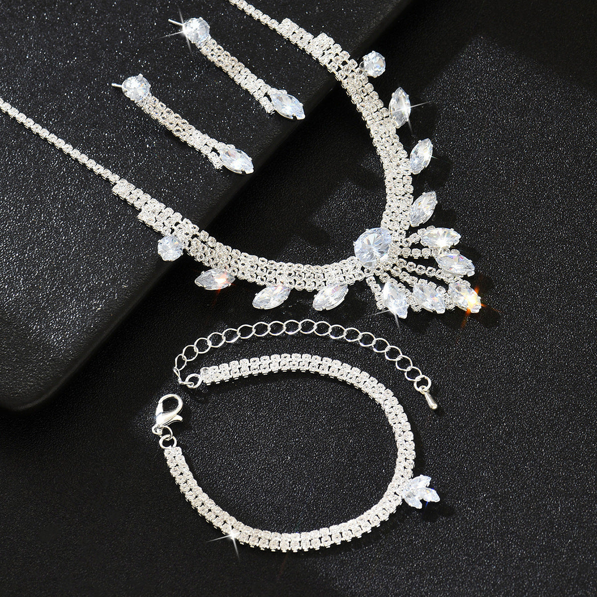 Amazon Hot Selling Jewelry Suit Necklace Earrings Bracelet All-match High-end Accessories Clavicle Chain Three-piece Set