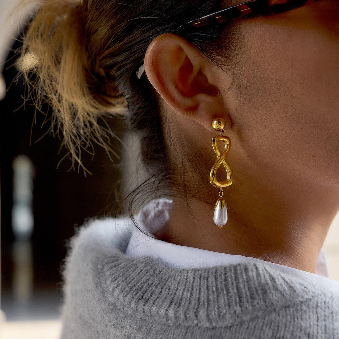 18K Gold Figure-Eight Geometric Stud Earrings - Autumn Winter