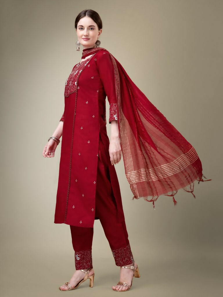Women's Maroon Cotton Blend Kurta Set with Embroidery & Lace