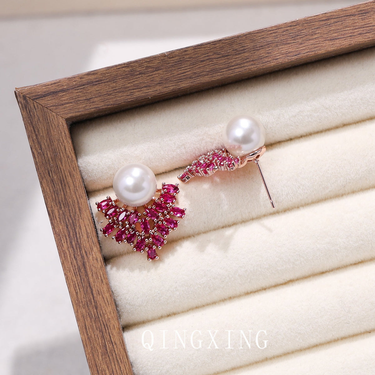 Womens Maple Leaf Pearl Inlaid Stud Earrings,Rhinestone Decorated Costume Earrings For Banquet Party Wear