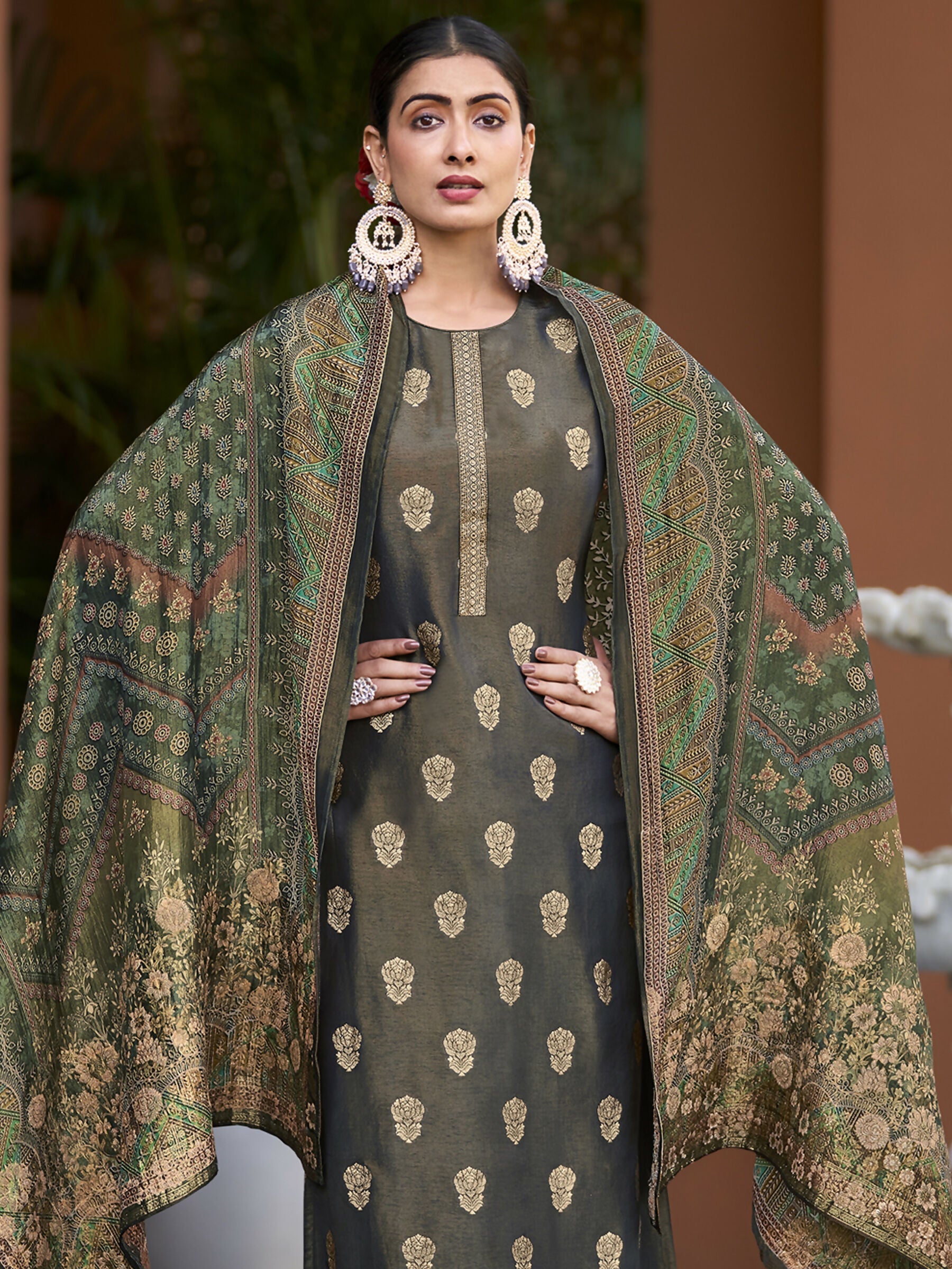 Green Pure Silk Elegant Jacquard Woven Kurta Set with Trousers