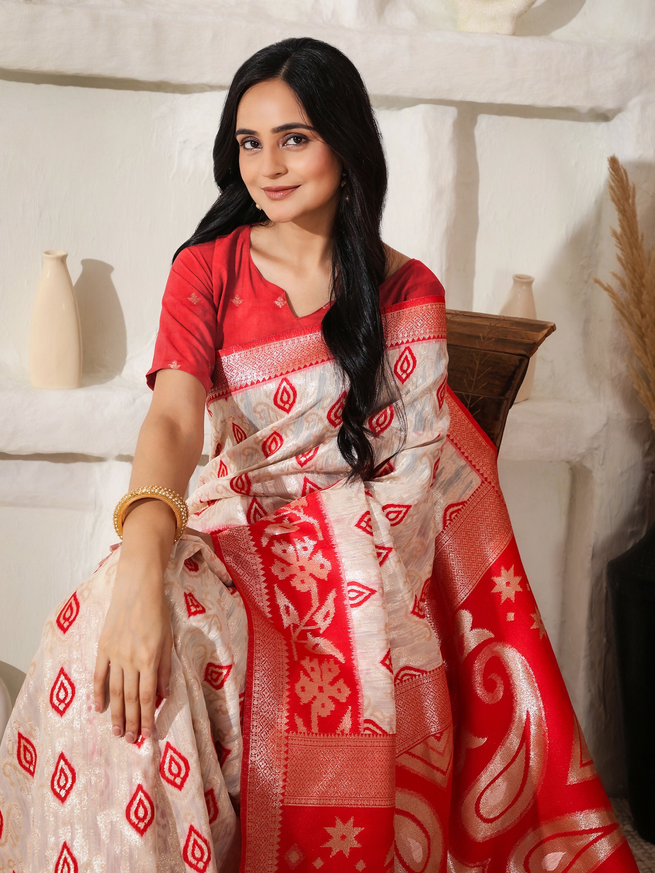 Shree Shyam Fashion Linen Cotton Red & White Saree